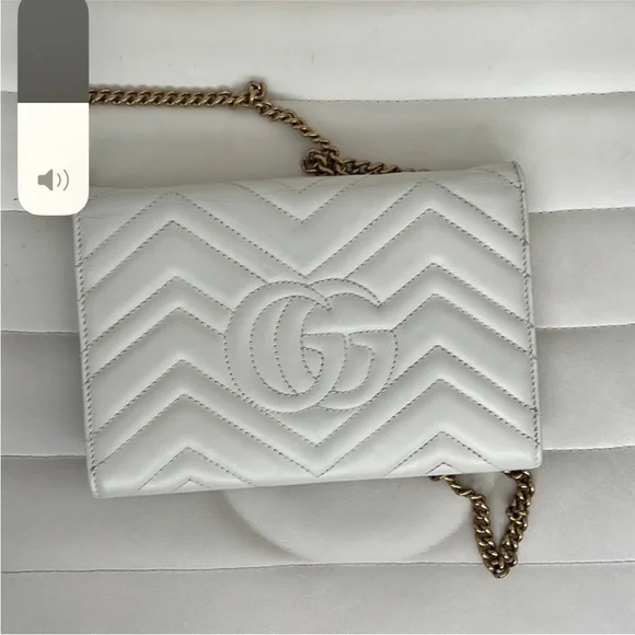 Gucci GG Marmont crossbody bag - Picture 2 of 8